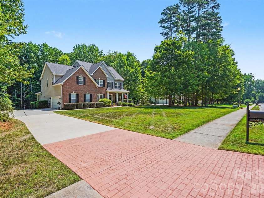 5621 Turkey Oak Drive, Mint Hill, NC 28227.  MLS# CAR4395917, YatesRealty ID 36725. 