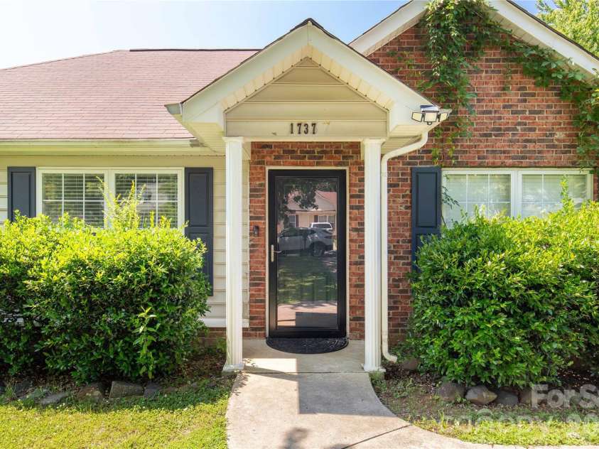 1737 Rosewell Drive, Rock Hill, SC 29732.  MLS# CAR4394497, YatesRealty ID 36726. 