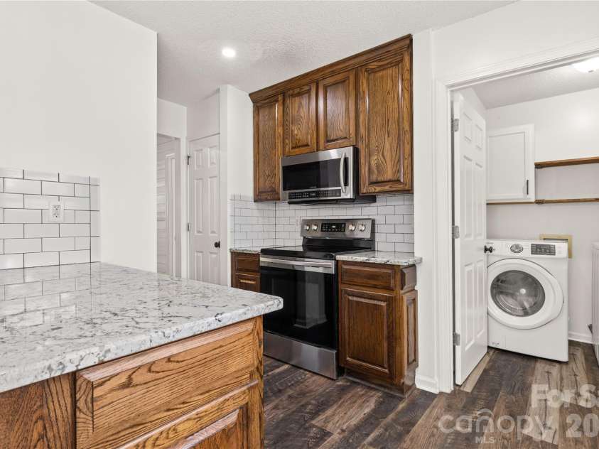 1737 Rosewell Drive, Rock Hill, SC 29732.  MLS# CAR4394497, YatesRealty ID 36726. 