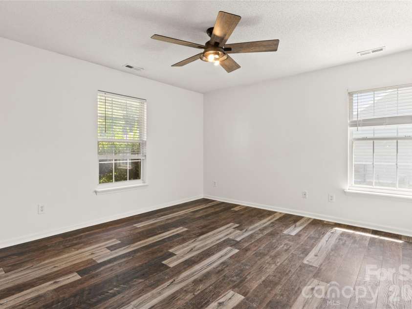 1737 Rosewell Drive, Rock Hill, SC 29732.  MLS# CAR4394497, YatesRealty ID 36726. 