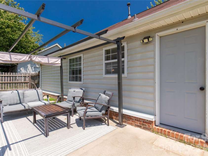 1737 Rosewell Drive, Rock Hill, SC 29732.  MLS# CAR4394497, YatesRealty ID 36726. 