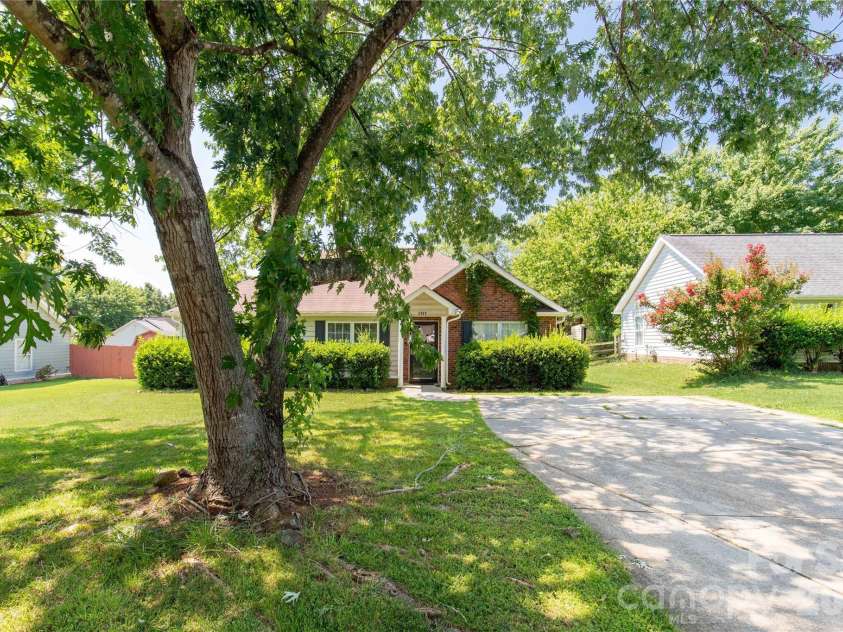 1737 Rosewell Drive, Rock Hill, SC 29732.  MLS# CAR4394497, YatesRealty ID 36726. 