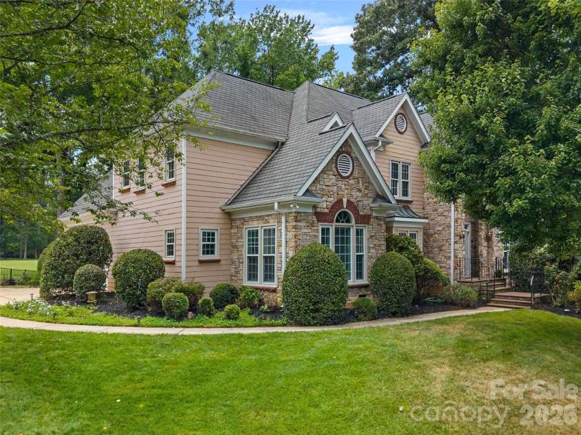 19322 River Falls Drive, Davidson, NC 28036.  MLS# CAR4400666, YatesRealty ID 36729. 