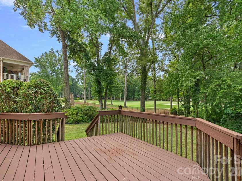 19322 River Falls Drive, Davidson, NC 28036.  MLS# CAR4400666, YatesRealty ID 36729. 