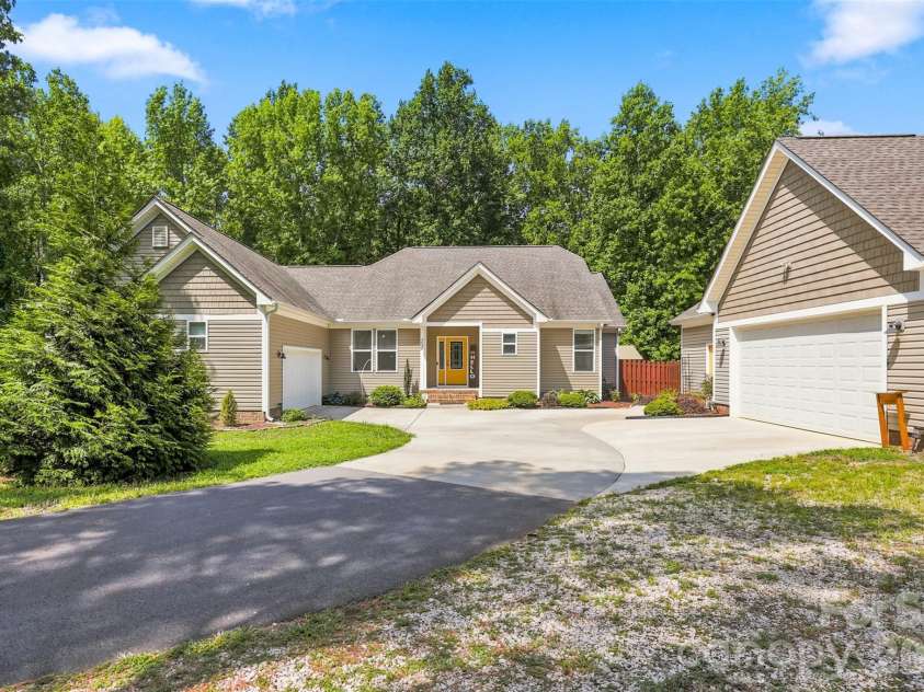 4643 Old Hickory Road, Lancaster, SC 29720.  MLS# CAR4402297, YatesRealty ID 36731. 