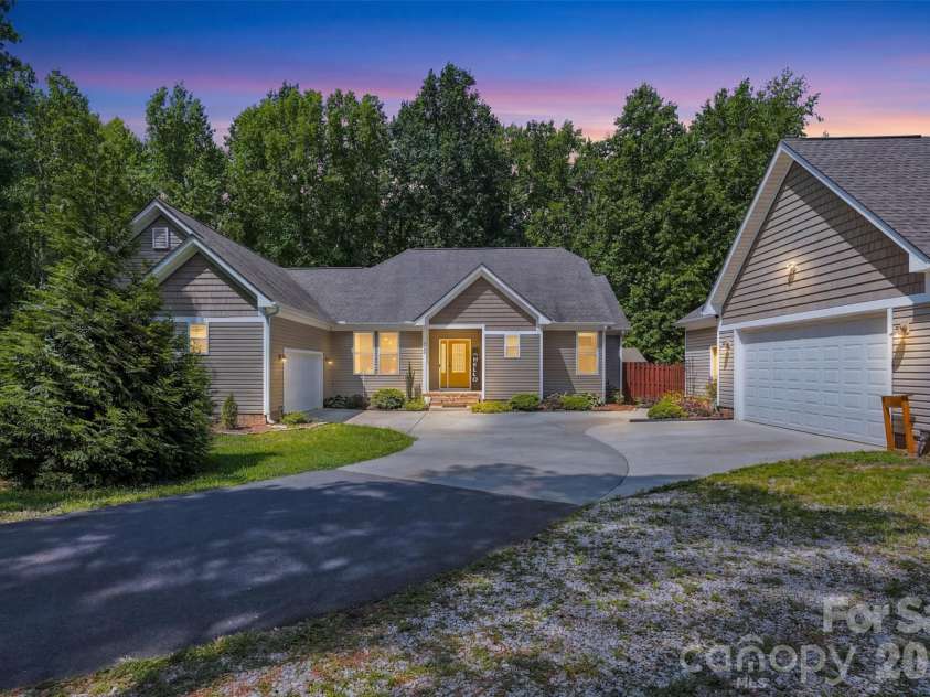 4643 Old Hickory Road, Lancaster, SC 29720.  MLS# CAR4402297, YatesRealty ID 36731. 