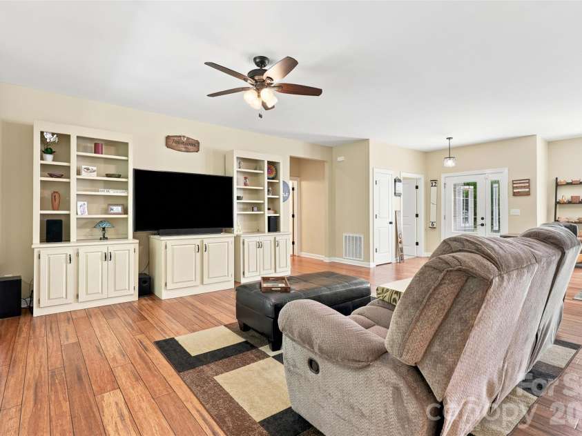 4643 Old Hickory Road, Lancaster, SC 29720.  MLS# CAR4402297, YatesRealty ID 36731. 