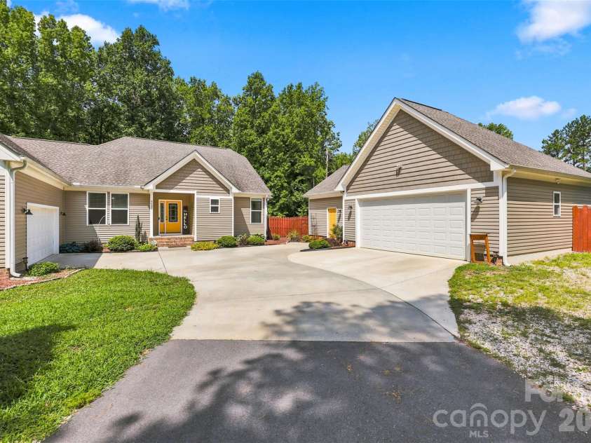 4643 Old Hickory Road, Lancaster, SC 29720.  MLS# CAR4402297, YatesRealty ID 36731. 