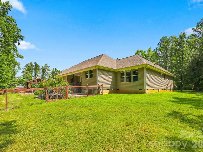4643 Old Hickory Road, Lancaster, SC 29720.  MLS# CAR4402297, YatesRealty ID 36731. 