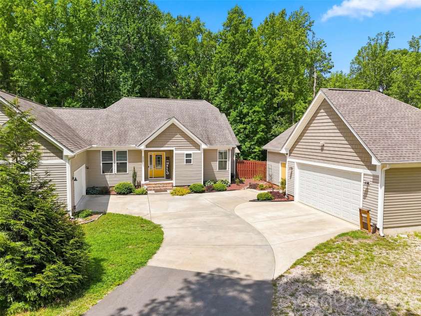 4643 Old Hickory Road, Lancaster, SC 29720.  MLS# CAR4402297, YatesRealty ID 36731. 