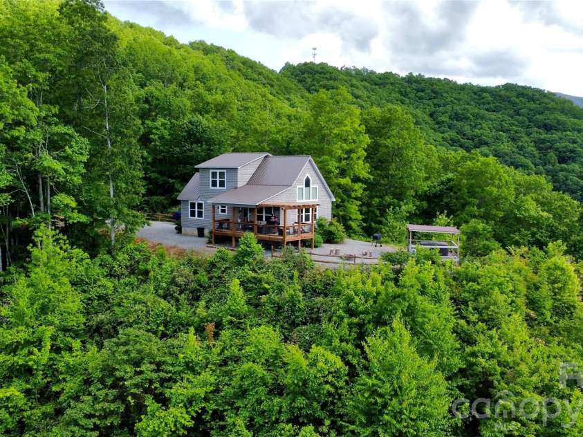 946, 140, 83 Honeysuckle Ridge, Almond, NC 28702.  MLS# CAR4398161, YatesRealty ID 36732. 140 Honeysuckle