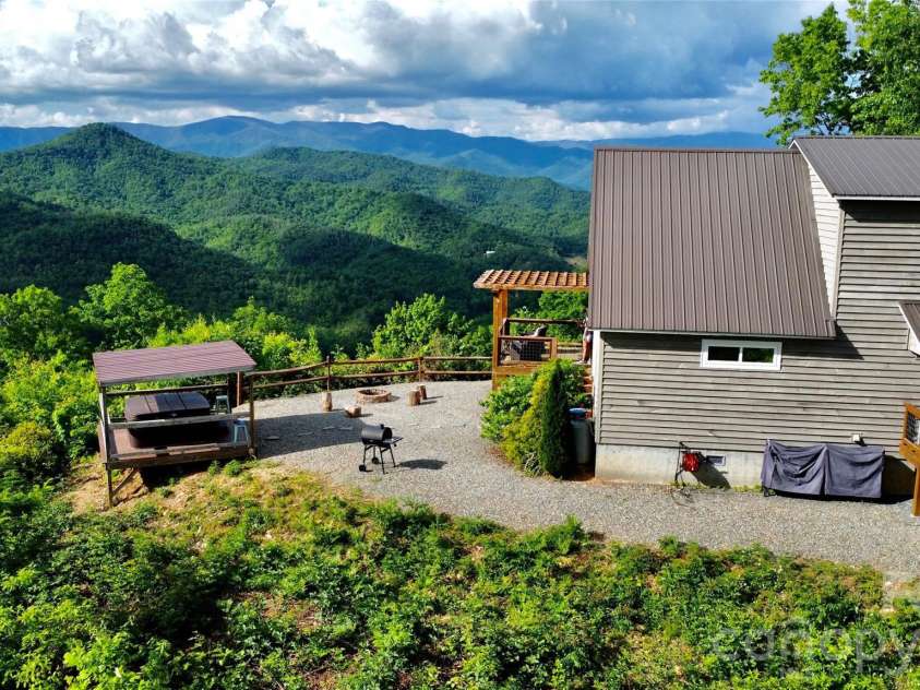 946, 140, 83 Honeysuckle Ridge, Almond, NC 28702.  MLS# CAR4398161, YatesRealty ID 36732. 140 Honeysuckle