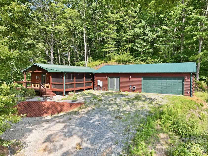 946, 140, 83 Honeysuckle Ridge, Almond, NC 28702.  MLS# CAR4398161, YatesRealty ID 36732. 83 Honeysuckle