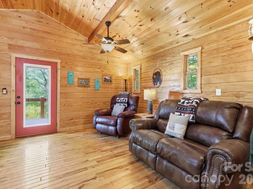 946, 140, 83 Honeysuckle Ridge, Almond, NC 28702.  MLS# CAR4398161, YatesRealty ID 36732. 83 Honeysuckle