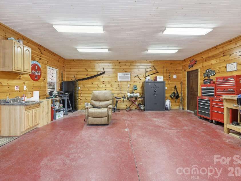946, 140, 83 Honeysuckle Ridge, Almond, NC 28702.  MLS# CAR4398161, YatesRealty ID 36732. 83 Honeysuckle