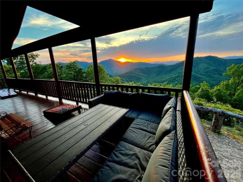 946, 140, 83 Honeysuckle Ridge, Almond, NC 28702.  MLS# CAR4398161, YatesRealty ID 36732. 946 Honeysuckle
