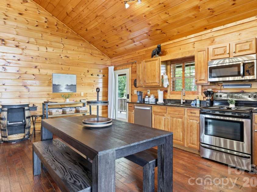 946, 140, 83 Honeysuckle Ridge, Almond, NC 28702.  MLS# CAR4398161, YatesRealty ID 36732. 946 Honeysuckle