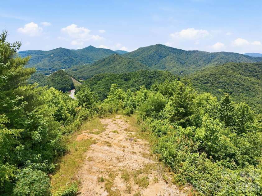 946, 140, 83 Honeysuckle Ridge, Almond, NC 28702.  MLS# CAR4398161, YatesRealty ID 36732. Potential future development