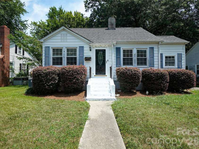 512 8th Avenue, Gastonia, NC 28052.  MLS# CAR4402995, YatesRealty ID 36733. 