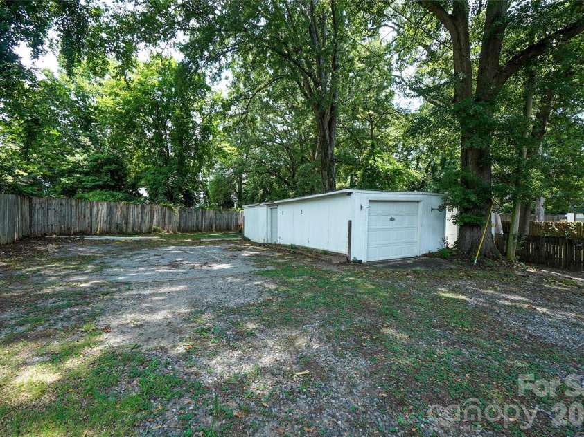 512 8th Avenue, Gastonia, NC 28052.  MLS# CAR4402995, YatesRealty ID 36733. 