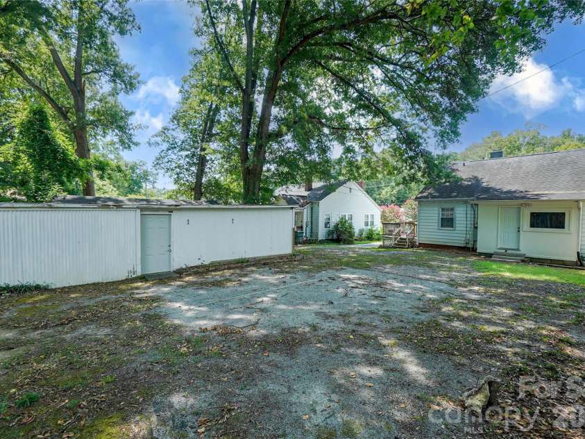512 8th Avenue, Gastonia, NC 28052.  MLS# CAR4402995, YatesRealty ID 36733. 