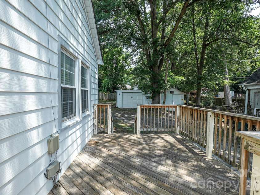 512 8th Avenue, Gastonia, NC 28052.  MLS# CAR4402995, YatesRealty ID 36733. 