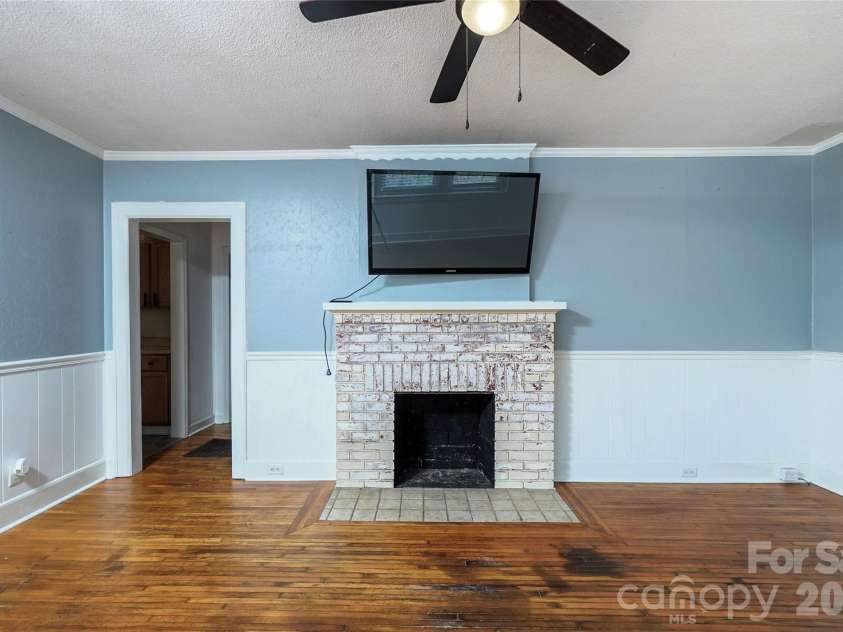 512 8th Avenue, Gastonia, NC 28052.  MLS# CAR4402995, YatesRealty ID 36733. 