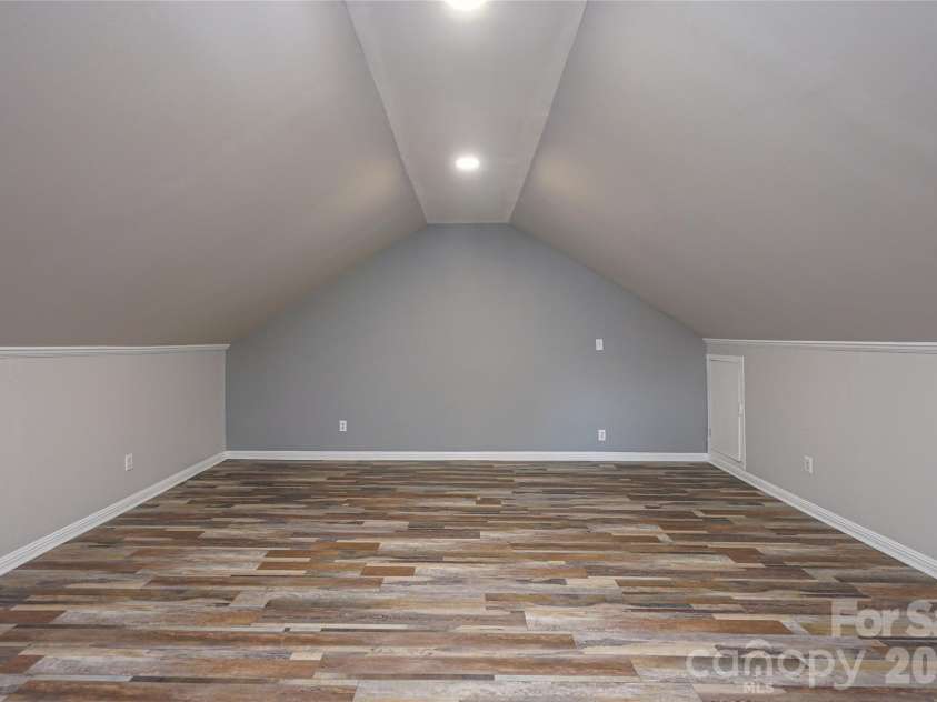 512 8th Avenue, Gastonia, NC 28052.  MLS# CAR4402995, YatesRealty ID 36733. 
