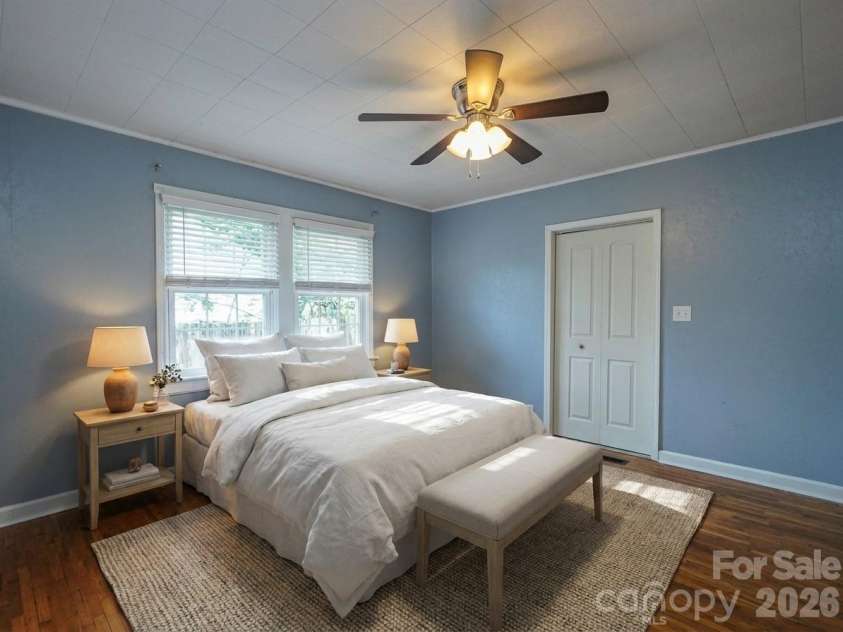 512 8th Avenue, Gastonia, NC 28052.  MLS# CAR4402995, YatesRealty ID 36733. Virtually Staged