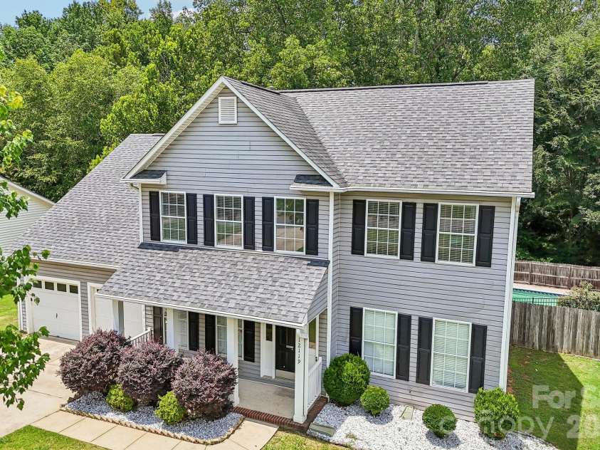 12119 Meadow Post Lane, Charlotte, NC 28269.  MLS# CAR4400578, YatesRealty ID 36736. 