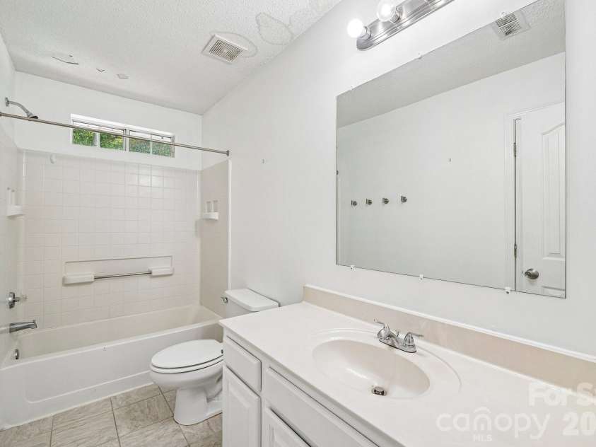 12119 Meadow Post Lane, Charlotte, NC 28269.  MLS# CAR4400578, YatesRealty ID 36736. 