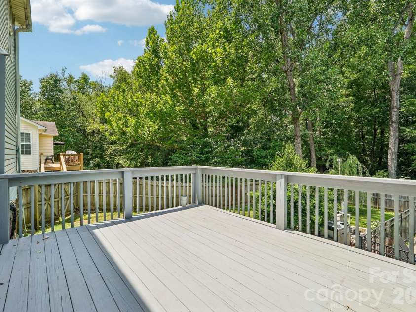 12119 Meadow Post Lane, Charlotte, NC 28269.  MLS# CAR4400578, YatesRealty ID 36736. 