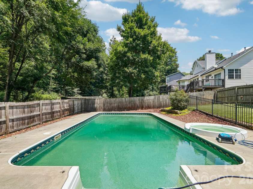 12119 Meadow Post Lane, Charlotte, NC 28269.  MLS# CAR4400578, YatesRealty ID 36736. 