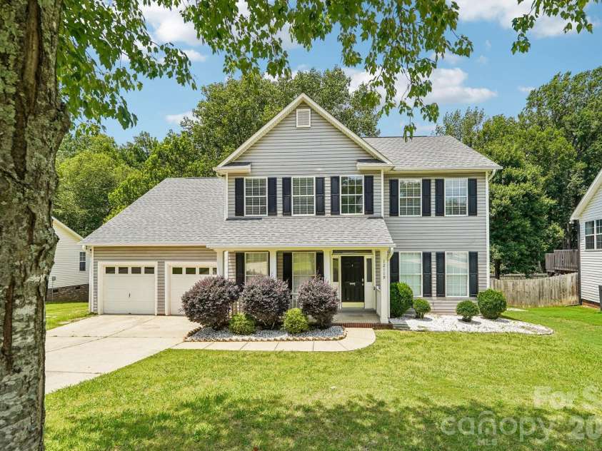 12119 Meadow Post Lane, Charlotte, NC 28269.  MLS# CAR4400578, YatesRealty ID 36736. 