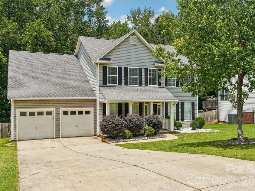 12119 Meadow Post Lane, Charlotte, NC 28269.  MLS# CAR4400578, YatesRealty ID 36736. 