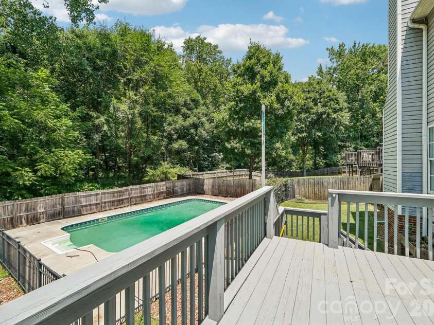 12119 Meadow Post Lane, Charlotte, NC 28269.  MLS# CAR4400578, YatesRealty ID 36736. 