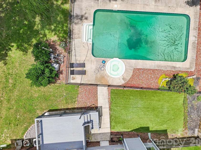 12119 Meadow Post Lane, Charlotte, NC 28269.  MLS# CAR4400578, YatesRealty ID 36736. 