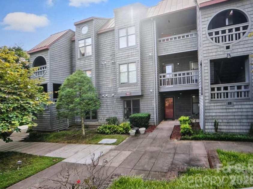 9031 J M Keynes Drive, Charlotte, NC 28262.  MLS# CAR4402111, YatesRealty ID 36738. 