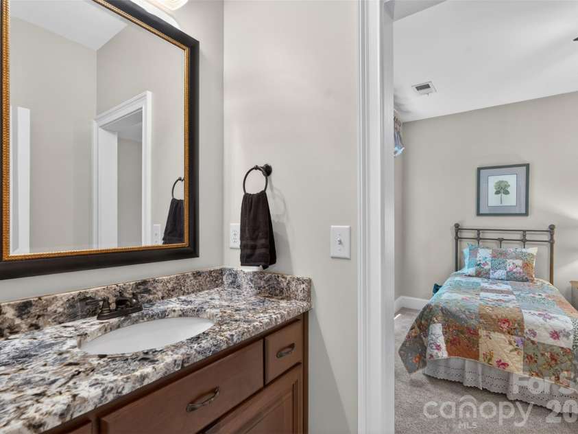 5138 Watermead Lane, Belmont, NC 28012.  MLS# CAR4382710, YatesRealty ID 36739. Ensuite Bathe