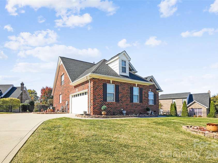842 Treva Anne Drive, Concord, NC 28027.  MLS# CAR4317215, YatesRealty ID 3674. Side View