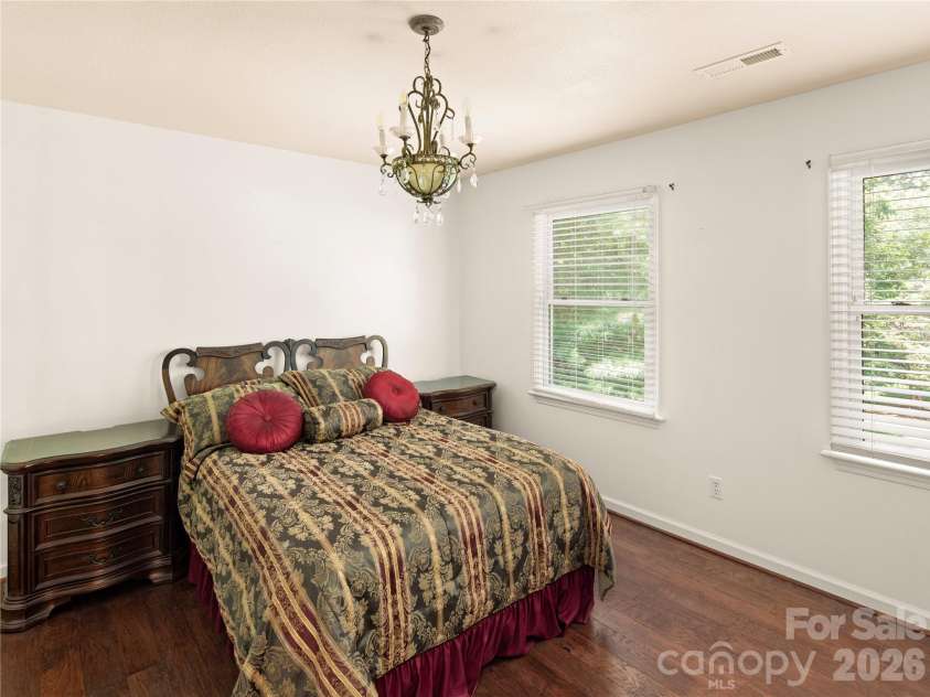 105 Braeside Circle, Asheville, NC 28803.  MLS# CAR4383221, YatesRealty ID 36740. 