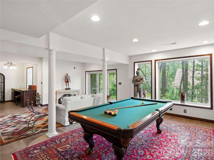 105 Braeside Circle, Asheville, NC 28803.  MLS# CAR4383221, YatesRealty ID 36740. 