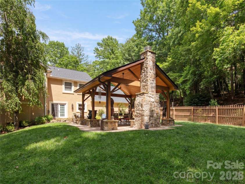 105 Braeside Circle, Asheville, NC 28803.  MLS# CAR4383221, YatesRealty ID 36740. Fresh landscaping