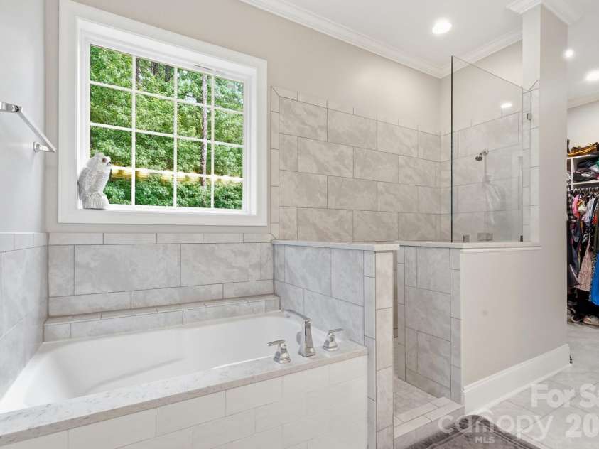 1150 Oak Trail Circle, Concord, NC 28025.  MLS# CAR4399112, YatesRealty ID 36741. 
