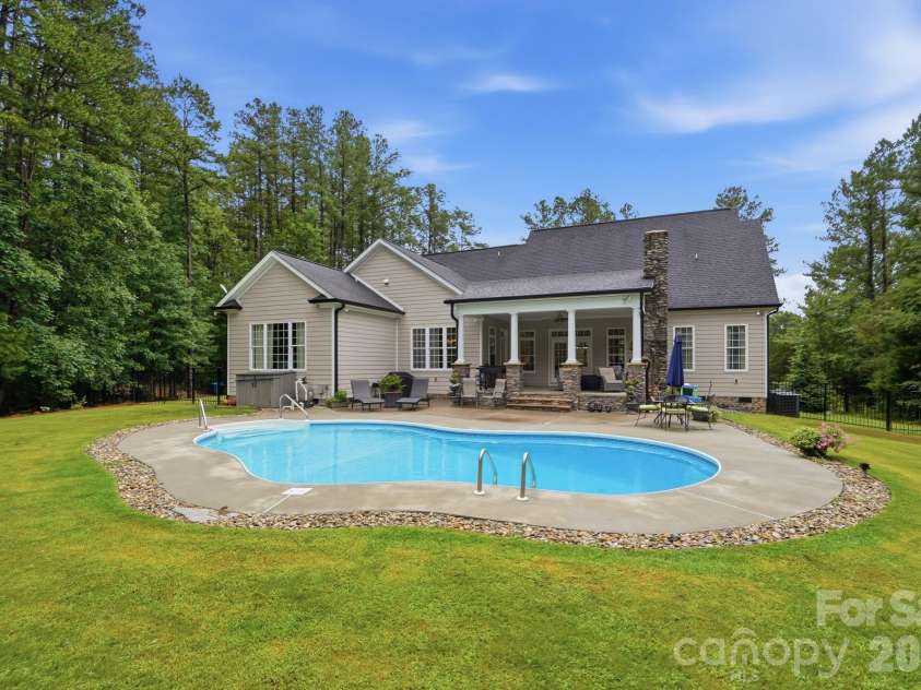 1150 Oak Trail Circle, Concord, NC 28025.  MLS# CAR4399112, YatesRealty ID 36741. 