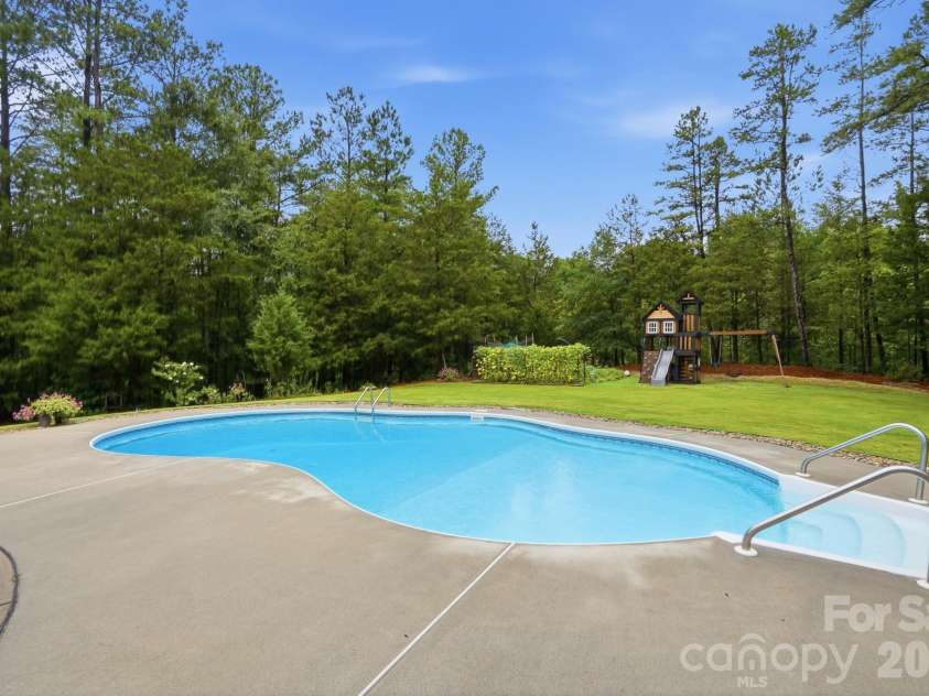 1150 Oak Trail Circle, Concord, NC 28025.  MLS# CAR4399112, YatesRealty ID 36741. 