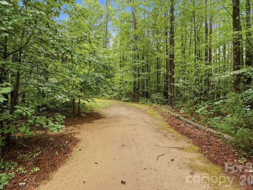 1150 Oak Trail Circle, Concord, NC 28025.  MLS# CAR4399112, YatesRealty ID 36741. 