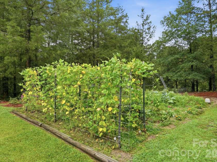 1150 Oak Trail Circle, Concord, NC 28025.  MLS# CAR4399112, YatesRealty ID 36741. 