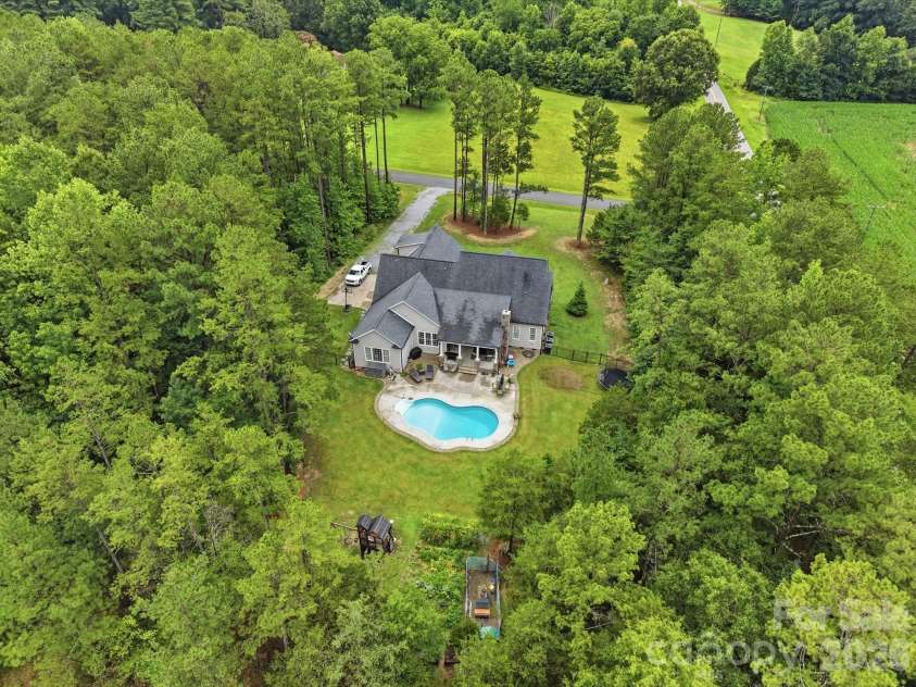 1150 Oak Trail Circle, Concord, NC 28025.  MLS# CAR4399112, YatesRealty ID 36741. 