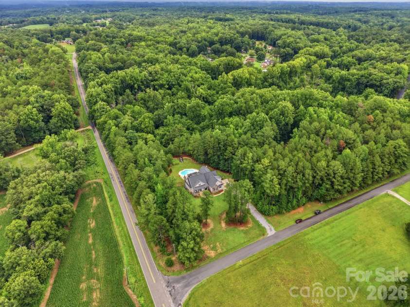 1150 Oak Trail Circle, Concord, NC 28025.  MLS# CAR4399112, YatesRealty ID 36741. 